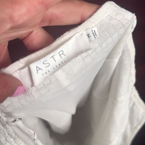 ASTR Textured Cream Bodysuit Snap Crotch - NEVER WORN - NWOT - Size Medium - Picture 4 of 5